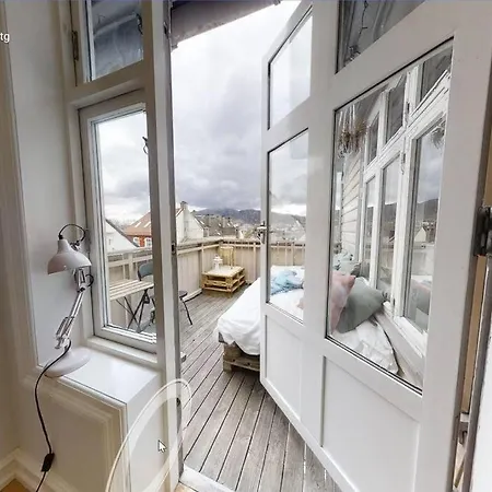 Modern, Spacious And Cozy In The Center Of Bergen! 베르겐