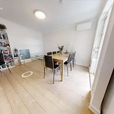 Modern, Spacious And Cozy In The Center Of Bergen! 아파트