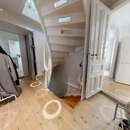 Modern, Spacious And Cozy In The Center Of Bergen! 아파트